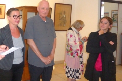 04_Charlene-Gilbert-directrice-du-musee-Yves-Bertrand-commissaire-de-lExpo-et-Aurore-Caro-maire-de-Meung-